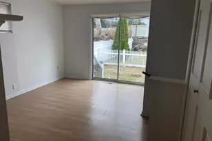 4 McKendry Ct, Norwalk, CT 06853 - Photo 3