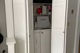 4 McKendry Ct, Norwalk, CT 06853 - Photo 3