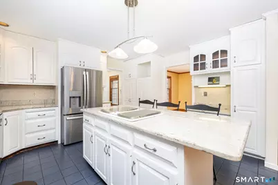 9 Hemlock Drive, New Hartford, CT 06057 - Photo 5