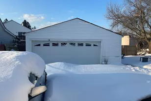 52 Bennett Ave, Waterbury, CT 06708 - Photo 3