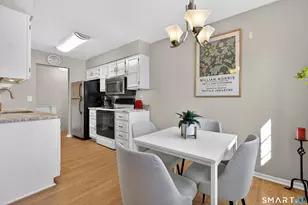 334 Foxwood Ln, Milford, CT 06461 - Photo 7