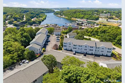 35 Harbor View Lane #35, Norwich, CT 06360 - Photo 7