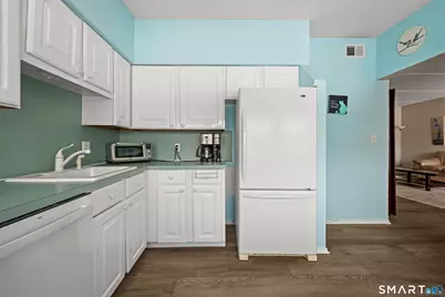 85 Viscount Drive #B21, Milford, CT 06460 - Photo 11