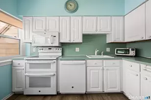 85 Viscount Dr, Milford, CT 06460 - Photo 7