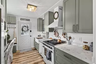 247 Midway Oval, Groton, CT 06340 - Photo 9