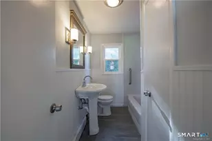 927 Birmingham St, Bridgeport, CT 06606 - Photo 11