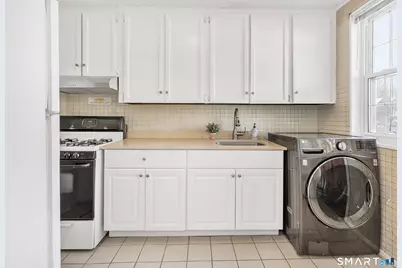 33 Nob Hill Circle #A, Bridgeport, CT 06610 - Photo 11