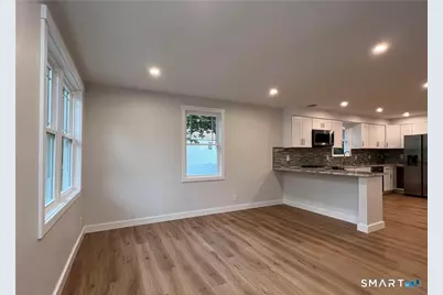 429 Round Hill Road, Fairfield, CT 06824 - Photo 9