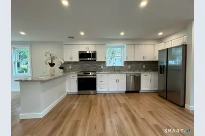 429 Round Hill Road, Fairfield, CT 06824 - Photo 5