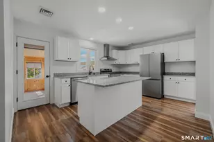 14 Hyde St, Stonington, CT 06379 - Photo 9