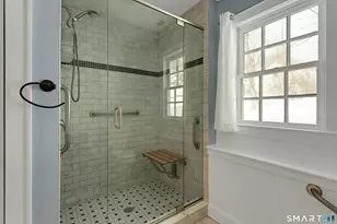 19 A Robin Hood Ln, Darien, CT 06820 - Photo 15