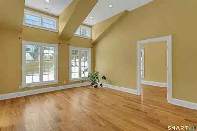 19 A Robin Hood Lane, Darien, CT 06820 - Photo 5