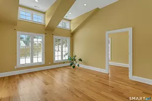 19 A Robin Hood Ln, Darien, CT 06820 - Photo 5