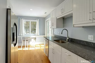 19 A Robin Hood Lane, Darien, CT 06820 - Photo 9
