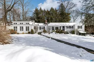 19 A Robin Hood Ln, Darien, CT 06820 - Photo 3