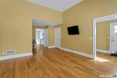 19 A Robin Hood Lane, Darien, CT 06820 - Photo 7