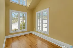 19 A Robin Hood Ln, Darien, CT 06820 - Photo 17