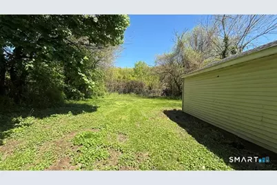 131 Bryden Terrace, Hamden, CT 06517 - Photo 3