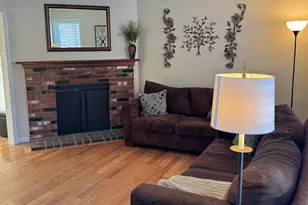 7 Bay Path Way, Branford, CT 06405 - Photo 5