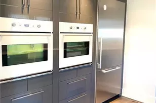 12 Murvon Ct, Westport, CT 06880 - Photo 3