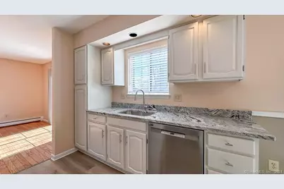 8 Derby Court #8, Brookfield, CT 06804 - Photo 11