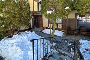 8 Derby Ct, Brookfield, CT 06804 - Photo 3