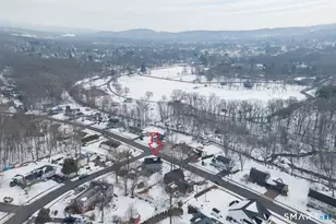 29 Skyline Dr, Plainville, CT 06062 - Photo 3