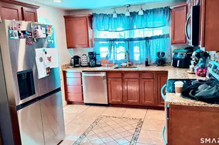 10 Rockwell St, Norwich, CT 06360 - Photo 17