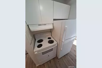 217 Hollister Avenue #b8, Bridgeport, CT 06607 - Photo 1