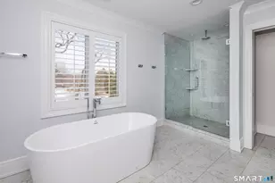 70 Meadow Ridge Rd, Fairfield, CT 06890 - Photo 23