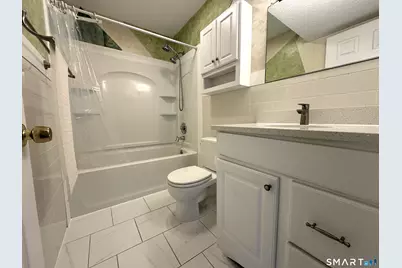 31 Woodsedge Drive #APT 1C, Newington, CT 06111 - Photo 9