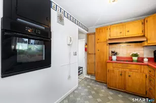 4 Lewis St, Simsbury, CT 06081 - Photo 11