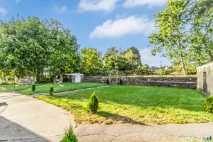 24 Pilgrim Ave, Waterbury, CT 06704 - Photo 13