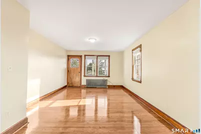 24 Pilgrim Avenue, Waterbury, CT 06704 - Photo 5