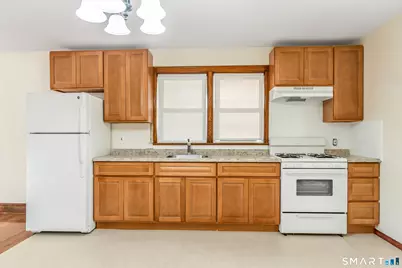 24 Pilgrim Avenue, Waterbury, CT 06704 - Photo 3