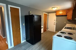 21 Hartford Ave, Newington, CT 06111 - Photo 7