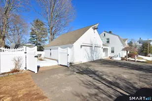 537 Center St, Manchester, CT 06040 - Photo 3