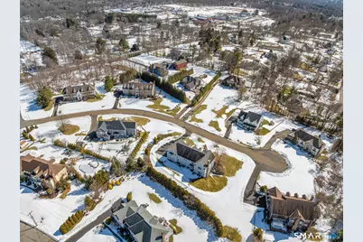 15 Squire Court, Trumbull, CT 06611 - Photo 3