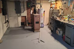 166 George St, Hartford, CT 06114 - Photo 9