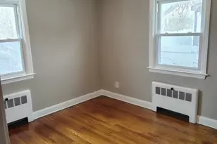 166 George St, Hartford, CT 06114 - Photo 5