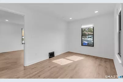 7 Moscariello Place, Norwalk, CT 06854 - Photo 9