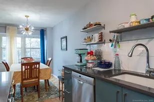 31 Woodland St, Hartford, CT 06111 - Photo 9