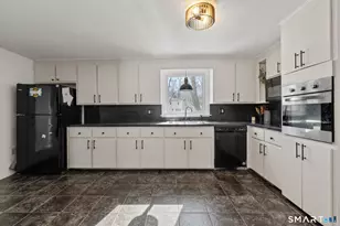 29 Silver Ln, Enfield, CT 06082 - Photo 9