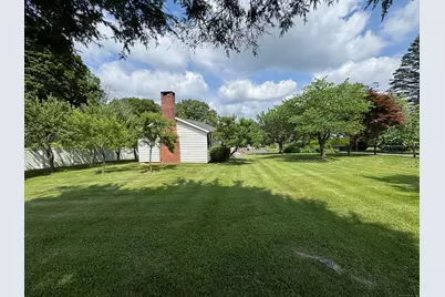 11 Knollcrest Road, New Fairfield, CT 06812 - Photo 5