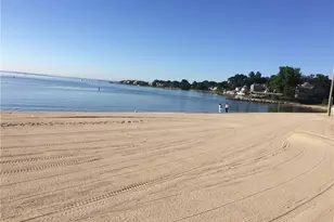 90 Iroquois Rd, Stamford, CT 06902 - Photo 5