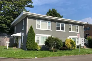 90 Iroquois Rd, Stamford, CT 06902 - Photo 3