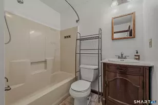 901 Old Colchester Rd, Montville, CT 06370 - Photo 19