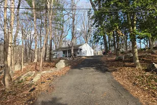 677 W Hill Rd, Stamford, CT 06902 - Photo 23