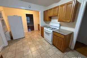 15 Bunker Hill Ave, Waterbury, CT 06708 - Photo 1