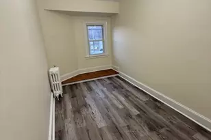 15 Bunker Hill Ave, Waterbury, CT 06708 - Photo 7